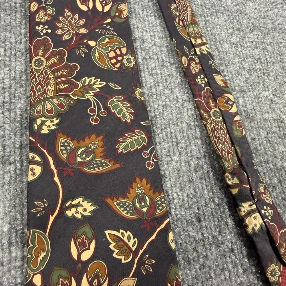 Preppy Silk Accents Mens 100% Silk Floral Paisley Necktie Burgundy Luxury